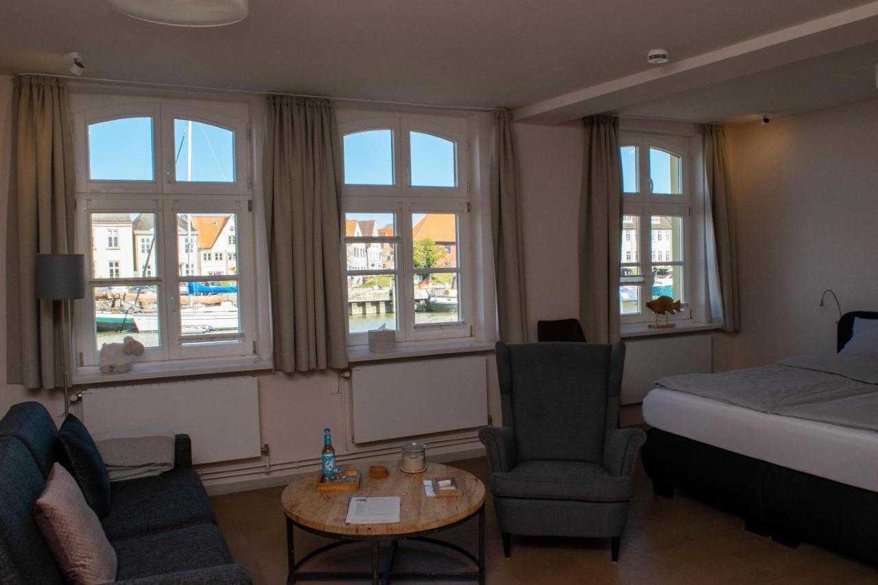 Hotel Das Brueckenhaus Glückstadt エクステリア 写真